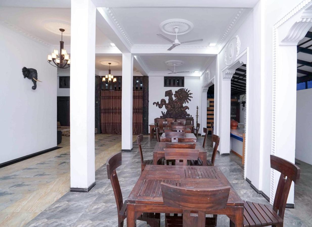 Shirantha Hotel Galle Exterior photo